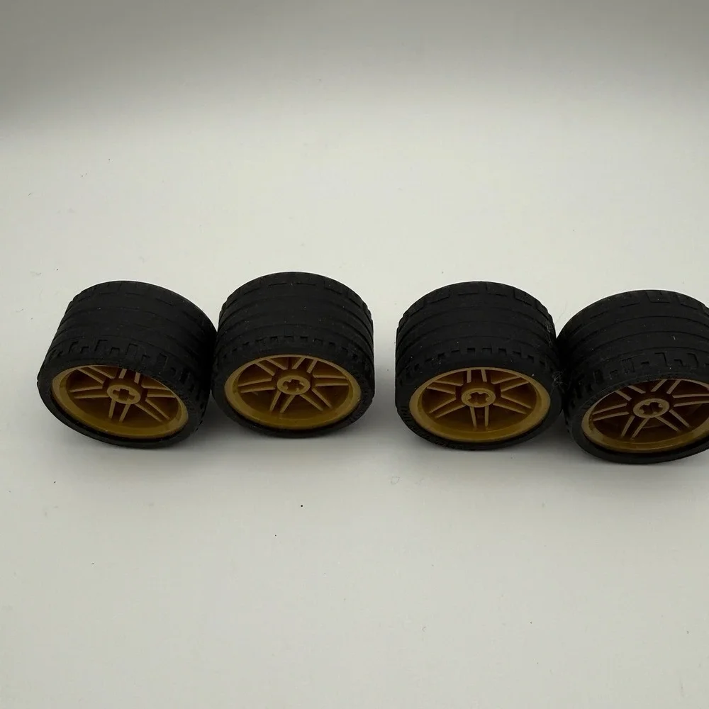 LEGO 4 Tire Wheel Pack - Gold Rims, Black Tire - 37 x 22‎ ZR (56145 / 55978)